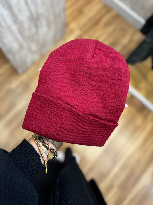 Gorro de malha vermelho cereja com pelo interior